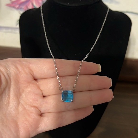 Stainless steel blue stone necklace - Picture 3 of 3